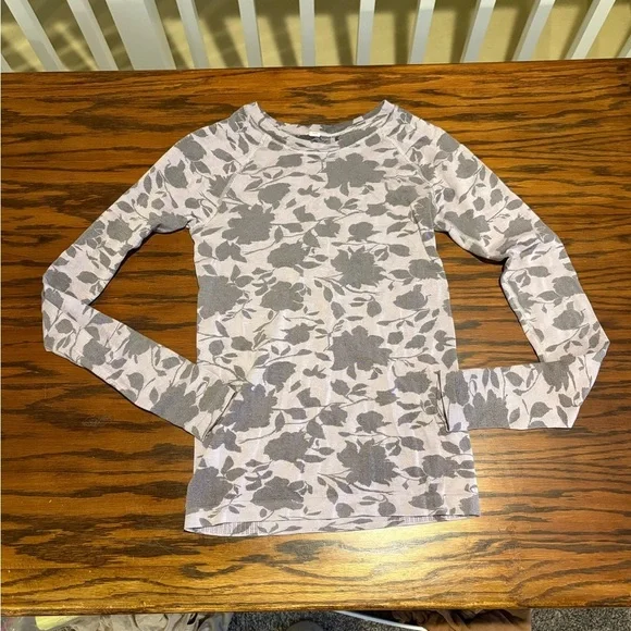 Athleta Momentum Top Wandering Floral Shasta SeamlessThumbholes Hem XSmall** - Picture 2 of 11
